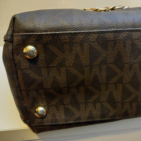 NWT Michael Kors Harper Large  Signature PVC Tote - Brown - Picture 4 of 15